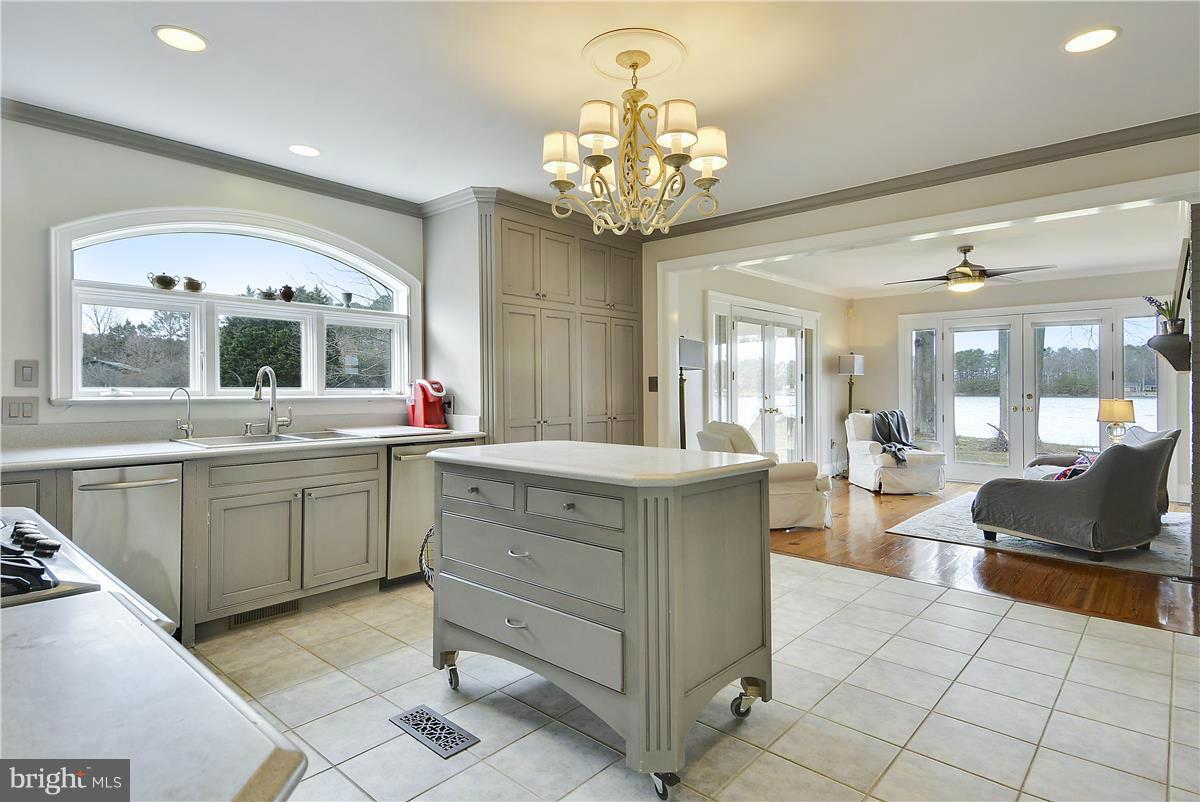 9062 Bozman Neavitt Road St. Michaels, MD 21663 - Photo 8 of 30 Kitchen