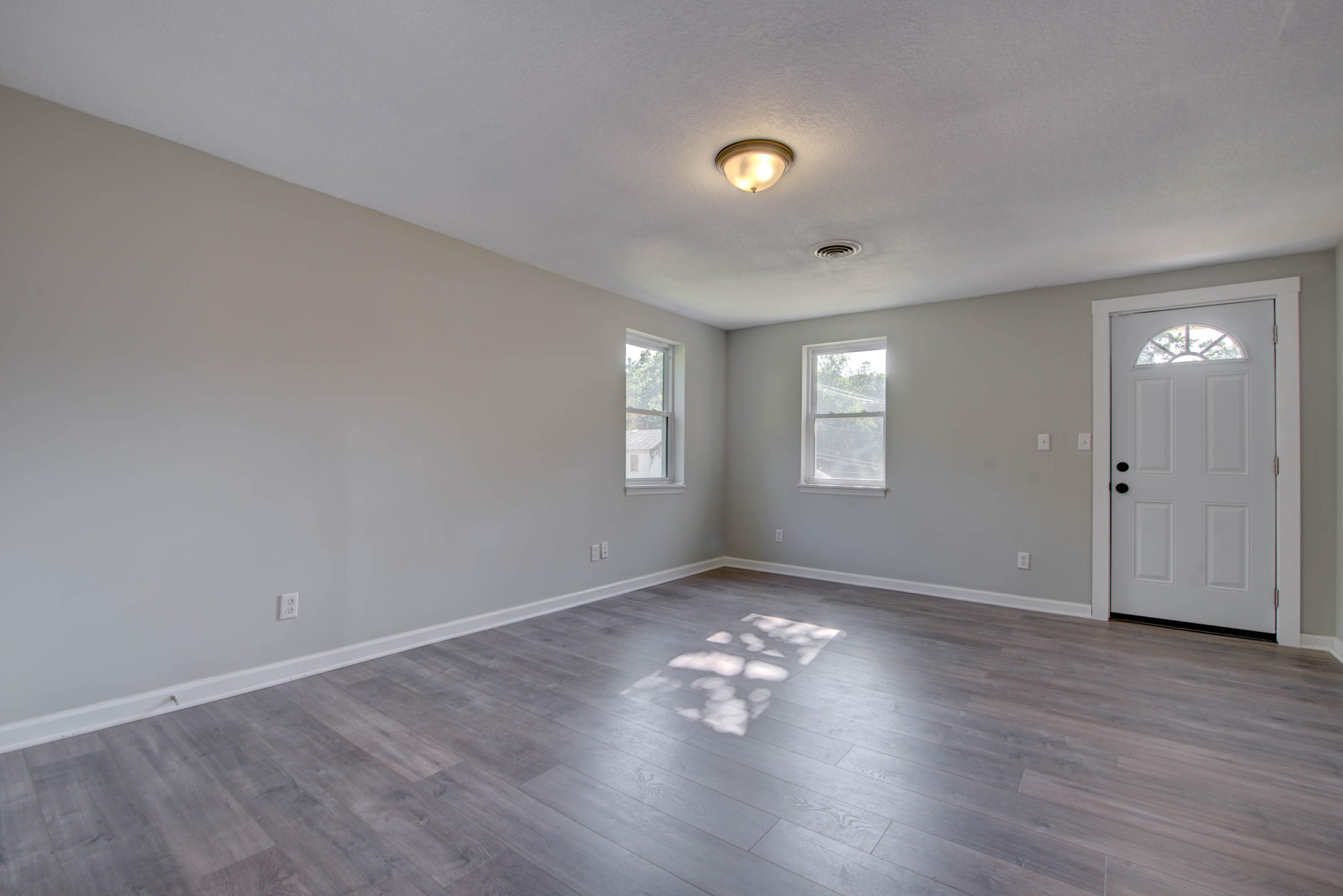 132 Oak Road Norris, TN 37828 - Photo 4 of 17 4