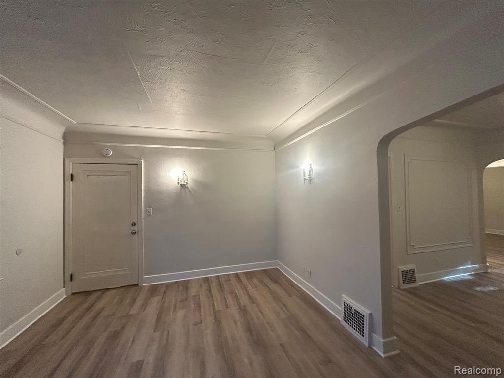 4401 Buckingham Detroit, MI 48224 - Photo 7 of 41