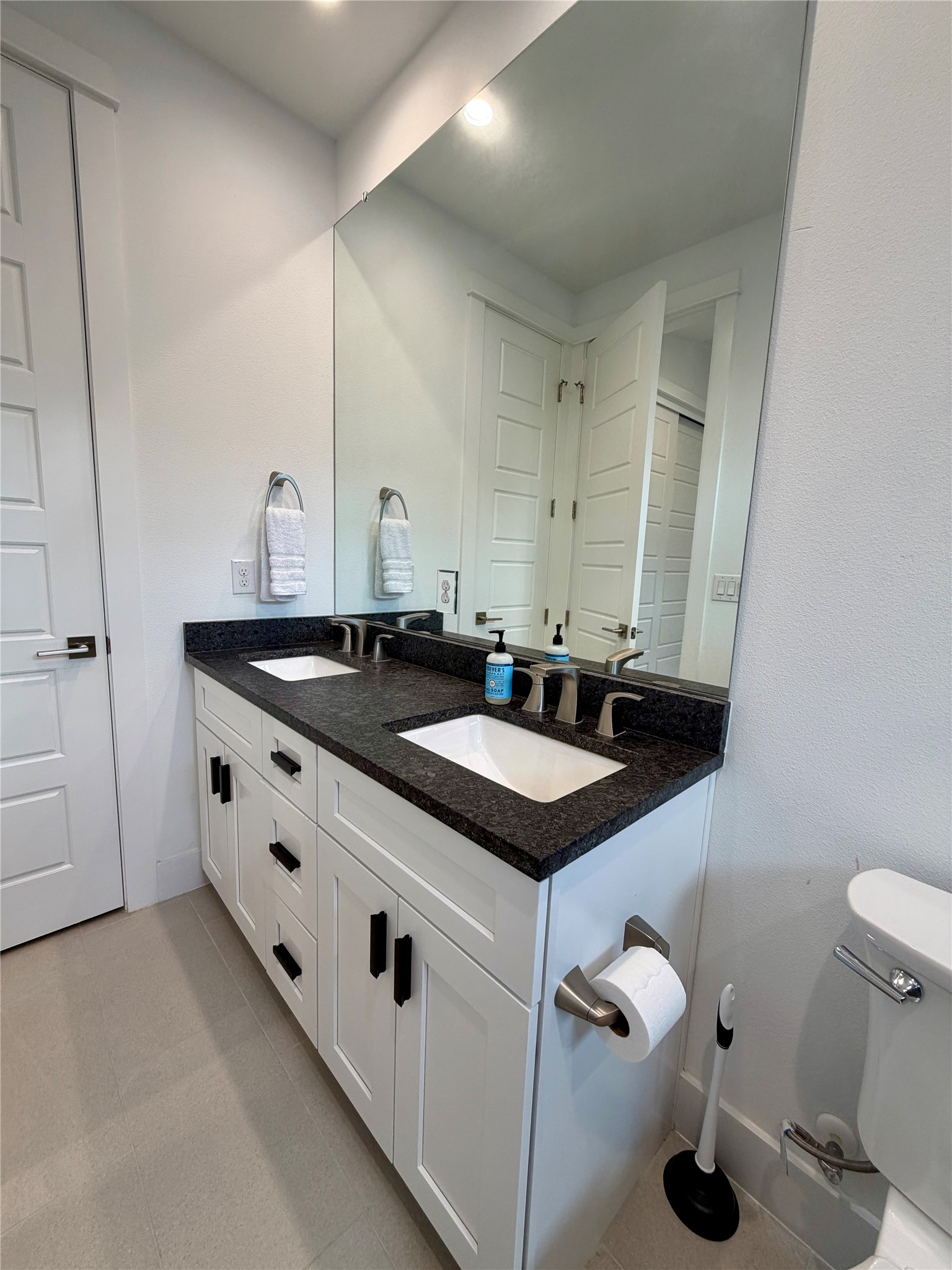 6102 Ponca Street, Unit 2 Austin, TX 78741 - Photo 20 of 24 Primary Bath