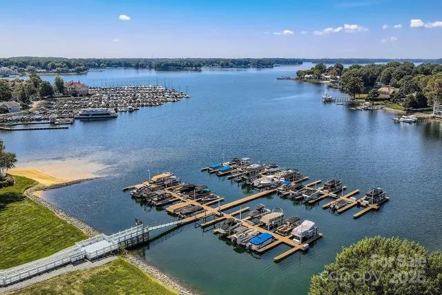 $429,900 | 18701 Nautical Drive, Unit 103, Cornelius, NC 28031