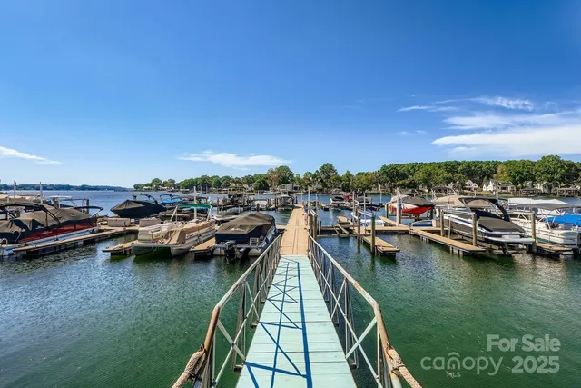 $429,900 | 18701 Nautical Drive, Unit 103, Cornelius, NC 28031