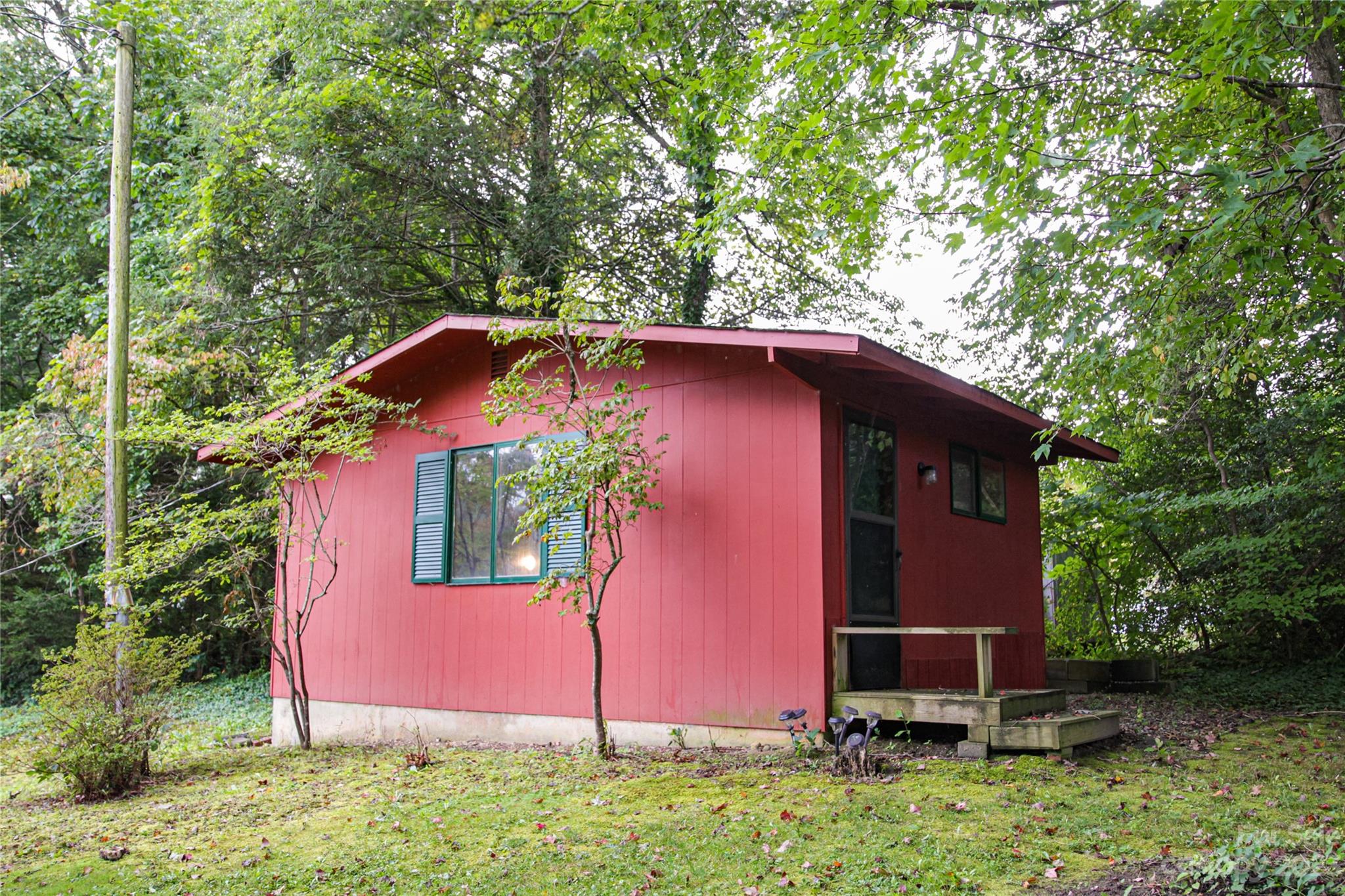 35 Rhododendron Avenue Spruce Pine, NC 28777 - Photo 31 of 37