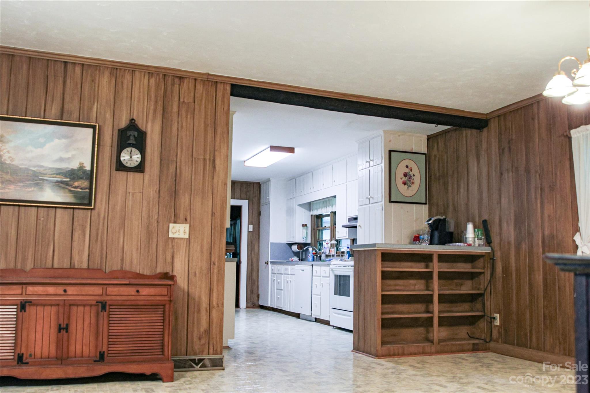 35 Rhododendron Avenue Spruce Pine, NC 28777 - Photo 4 of 37 a view of kitchen and workspace