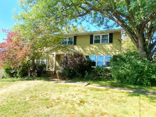 $415,000 | 23 Pembroke Drive, Endicott, NY 13760