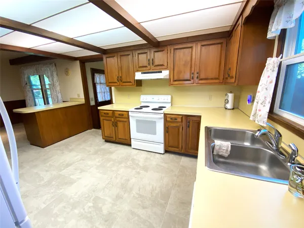 $395,000 | 23 Pembroke Drive, Endicott, NY 13760