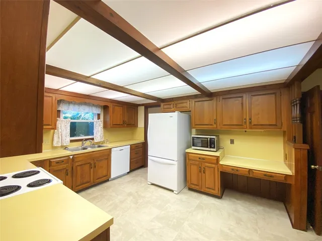 $395,000 | 23 Pembroke Drive, Endicott, NY 13760