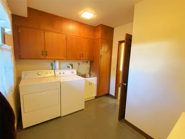 $395,000 | 23 Pembroke Drive, Endicott, NY 13760