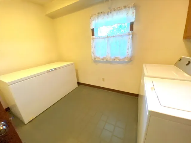 $415,000 | 23 Pembroke Drive, Endicott, NY 13760