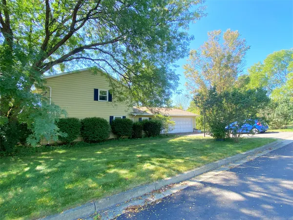 $395,000 | 23 Pembroke Drive, Endicott, NY 13760