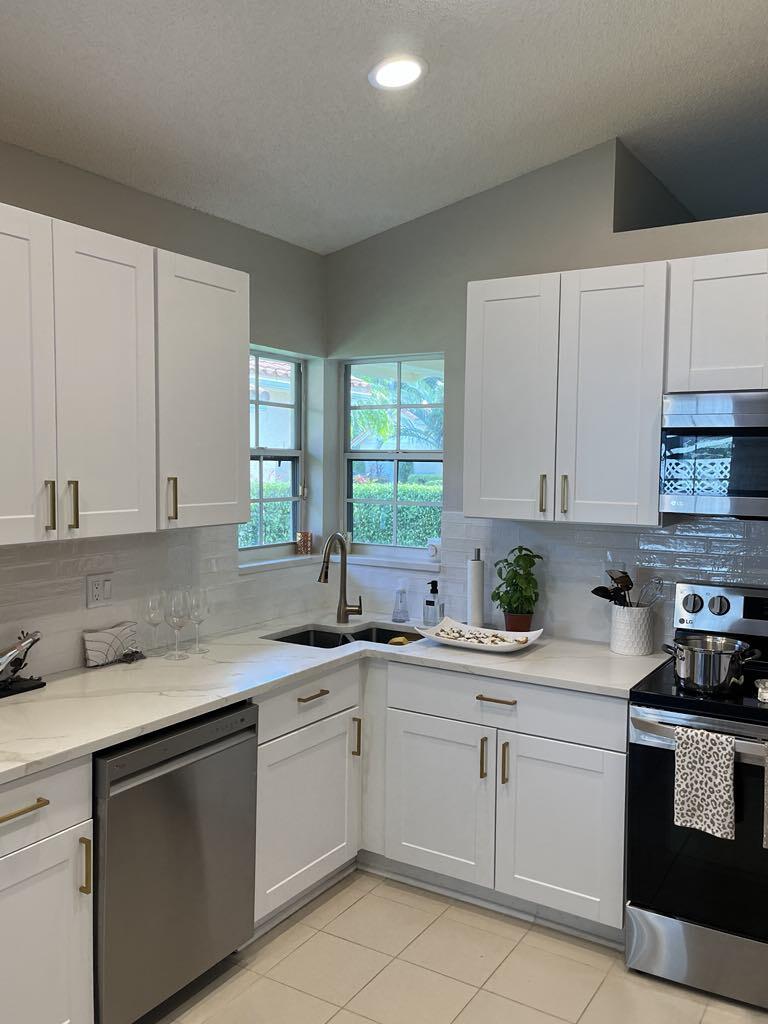 Undisclosed Address Delray Beach, FL 33484 - Photo 7 of 15 Kitchen