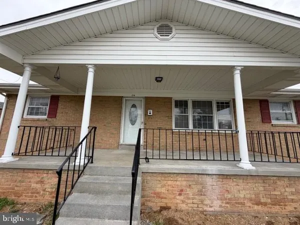 $2,350 | 216 Wood Avenue, Winchester, VA 22601