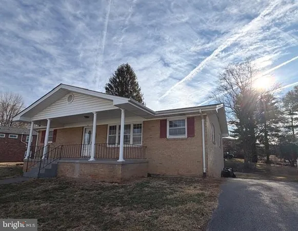 $2,200 | 216 Wood Avenue, Winchester, VA 22601