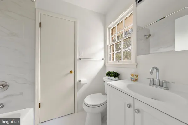 $2,200 | 216 Wood Avenue, Winchester, VA 22601