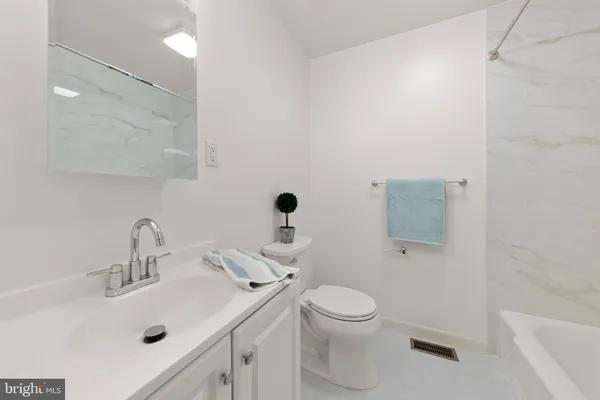 $2,200 | 216 Wood Avenue, Winchester, VA 22601