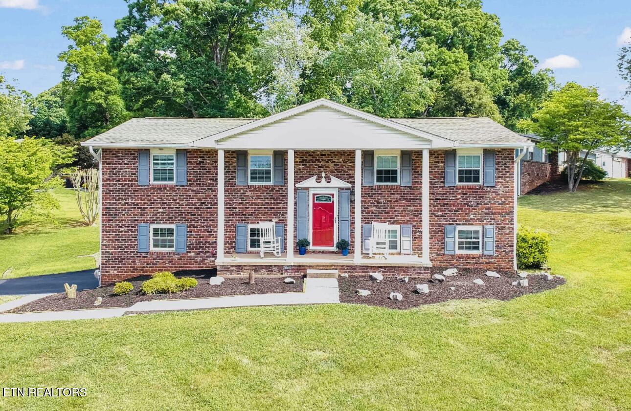 Gorgeous home in great location.