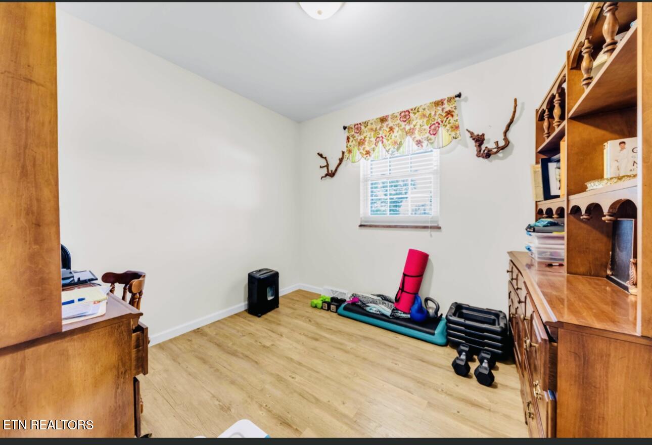 440 East Kingsgate Road Knoxville, TN 37934 - Photo 13 of 21 Bedroom 3 or office