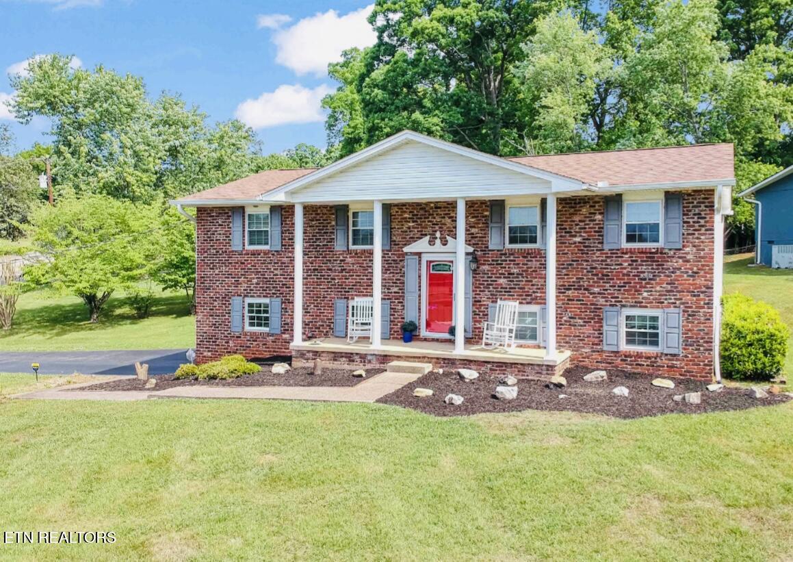 440 East Kingsgate Road Knoxville, TN 37934 - Photo 2 of 21 Covered porch