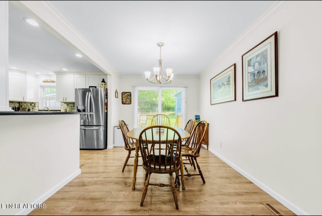 440 East Kingsgate Road Knoxville, TN 37934 - Photo 5 of 21 Dining area