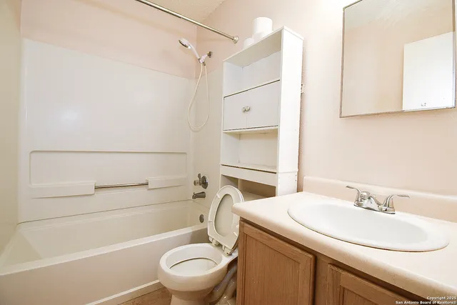 $1,700 | 5515 Champions Hill Drive, San Antonio, TX 78233