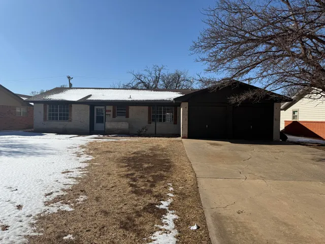 $1,750 | 1415 Holliday, Plainview, TX 79072