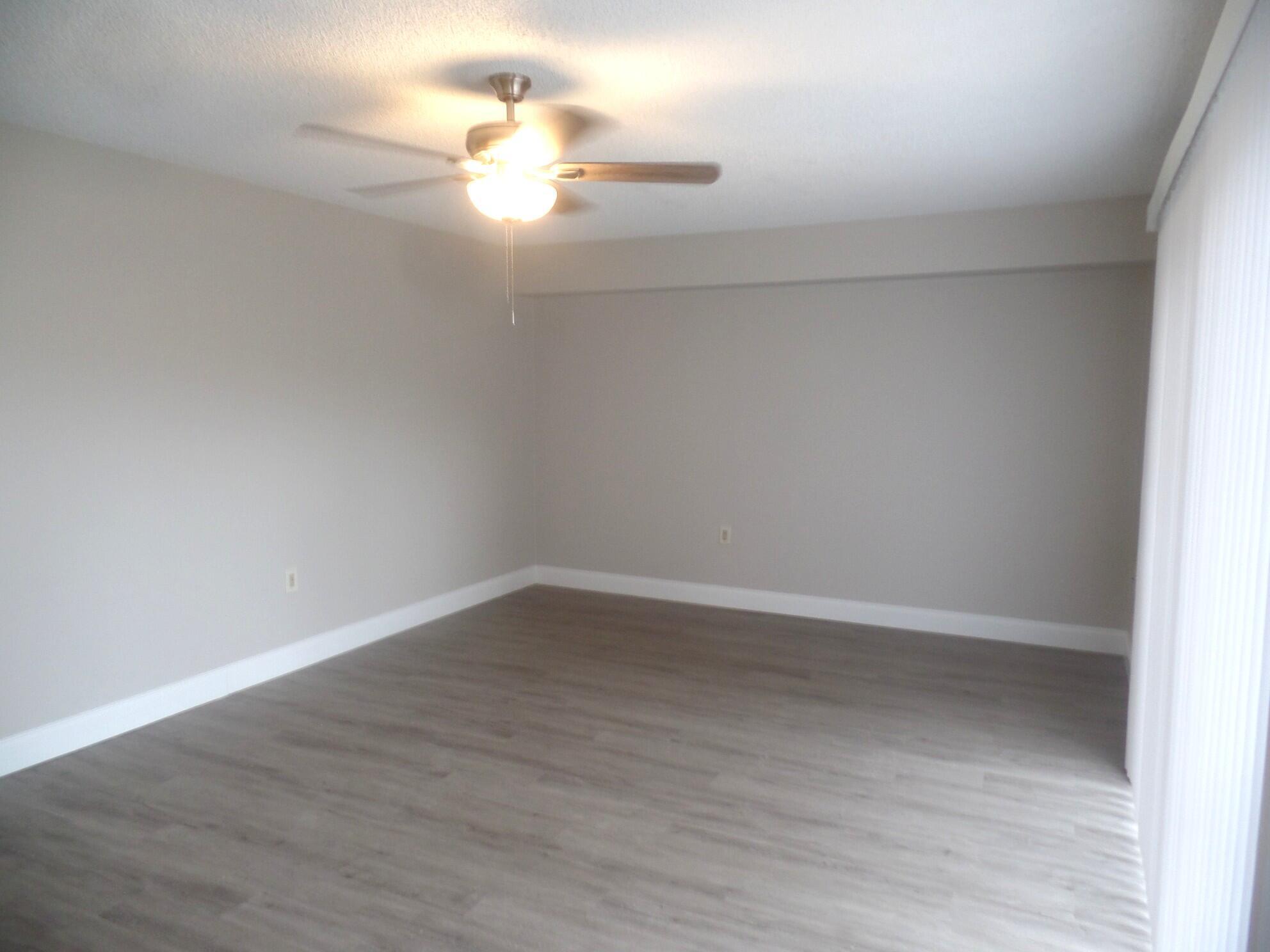 843 Blue Ridge Circle West Palm Beach, FL 33409 - Photo 5 of 17 SAM_9476