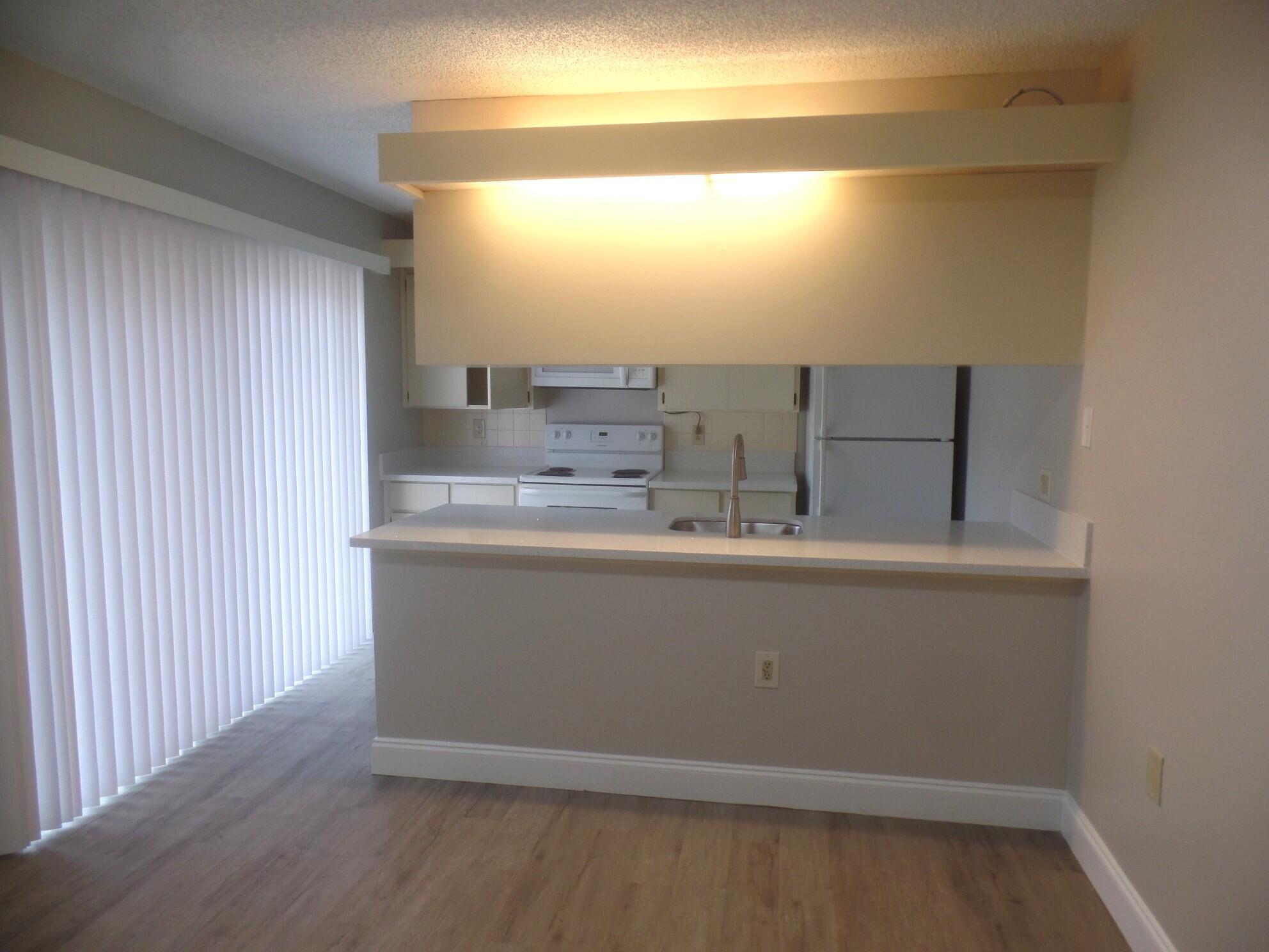 843 Blue Ridge Circle West Palm Beach, FL 33409 - Photo 7 of 17 SAM_9483
