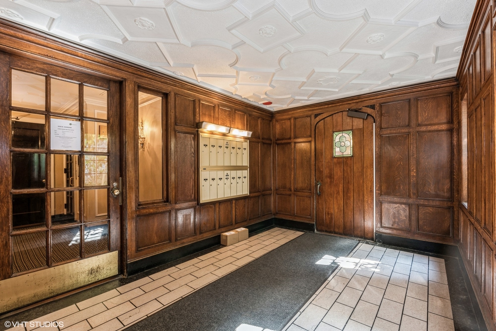 6334 North Sheridan Road, Unit 4C Chicago, IL 60660 - Photo 4 of 13 a view of an entryway with a glass door