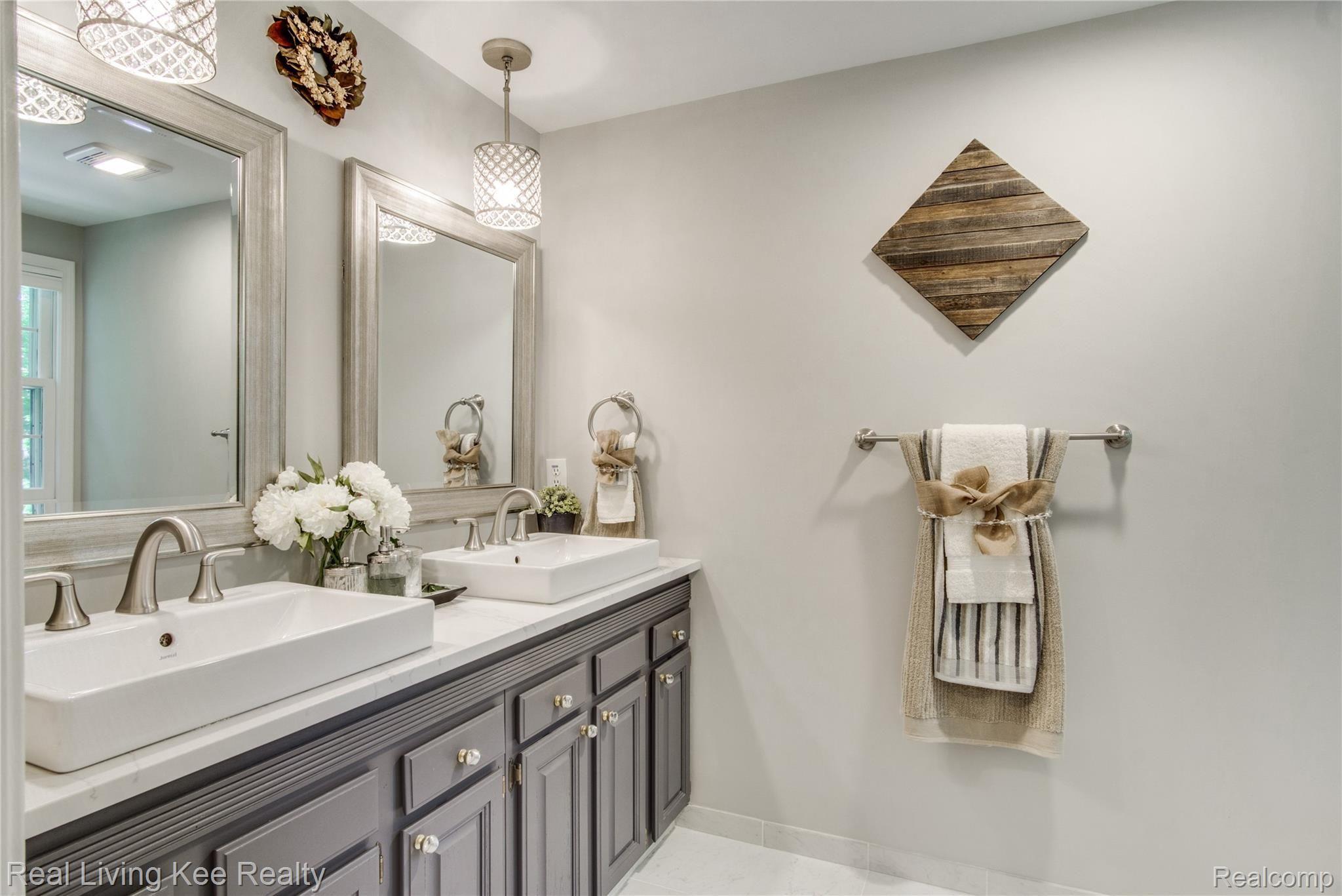 1635 North Kilburn Road Rochester, MI 48306 - Photo 44 of 62 Interiors (39 of 47).jpg