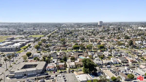 $795,000 | 805 South Crane Avenue, Compton, CA 90221