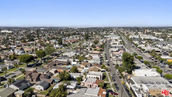 $795,000 | 805 South Crane Avenue, Compton, CA 90221