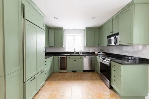 $1,799,000 | 556 Wellesley Street, Weston, MA 02493