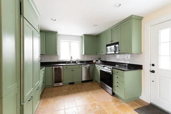 $1,799,000 | 556 Wellesley Street, Weston, MA 02493