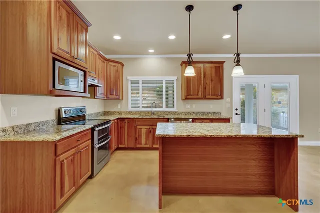 $506,000 | 944 Hudson Lane, New Braunfels, TX 78130