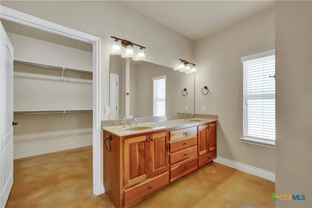 $506,000 | 944 Hudson Lane, New Braunfels, TX 78130