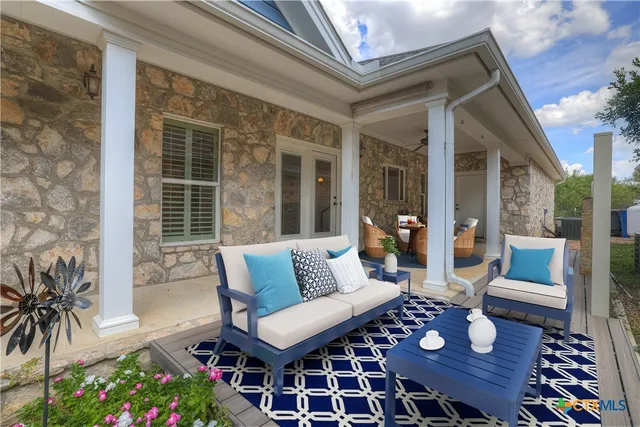 $506,000 | 944 Hudson Lane, New Braunfels, TX 78130