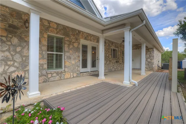 $506,000 | 944 Hudson Lane, New Braunfels, TX 78130