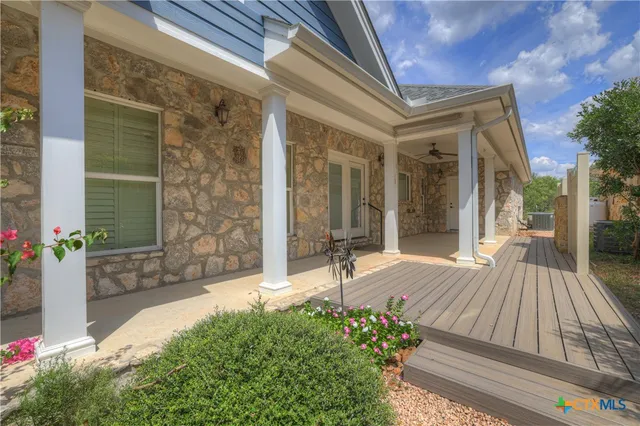 $506,000 | 944 Hudson Lane, New Braunfels, TX 78130