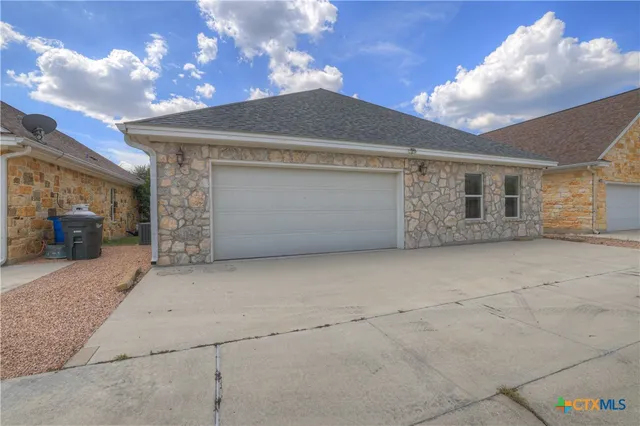 $506,000 | 944 Hudson Lane, New Braunfels, TX 78130