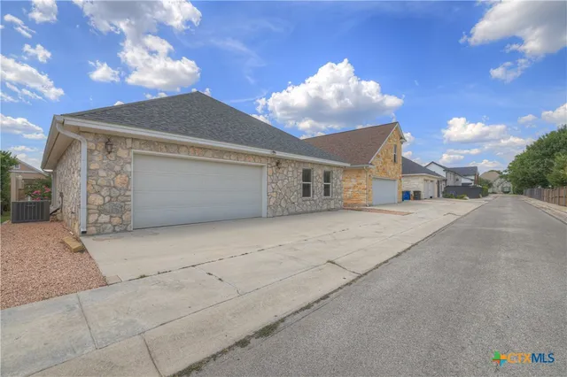 $506,000 | 944 Hudson Lane, New Braunfels, TX 78130