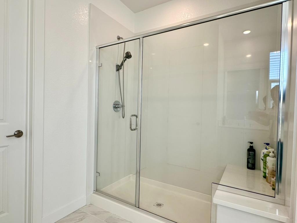 1770 Flaxen Court Manteca, CA 95337 - Photo 19 of 27 Primary bathroom