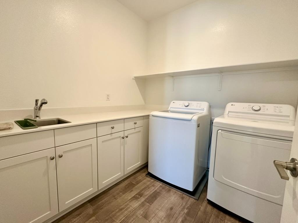 1770 Flaxen Court Manteca, CA 95337 - Photo 22 of 27 Laundry room in the upper floor