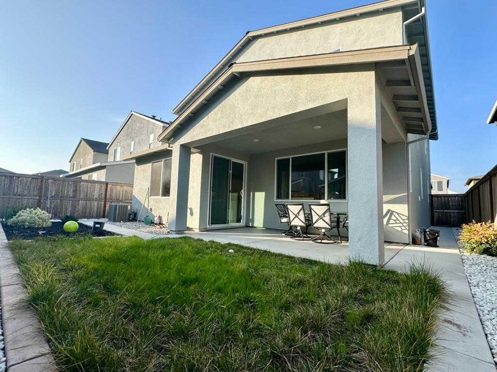 1770 Flaxen Court Manteca, CA 95337 - Photo 25 of 27 Back yard