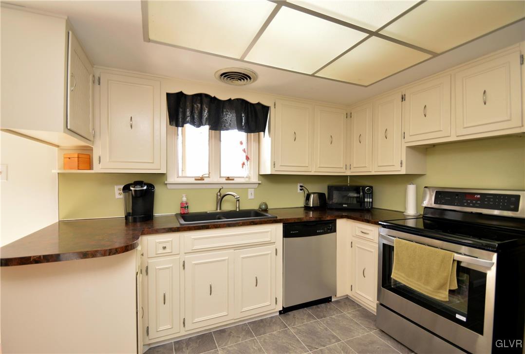 2830 Semmel Road Slatington, PA 18080 - Photo 4 of 21 Gallery Image 4