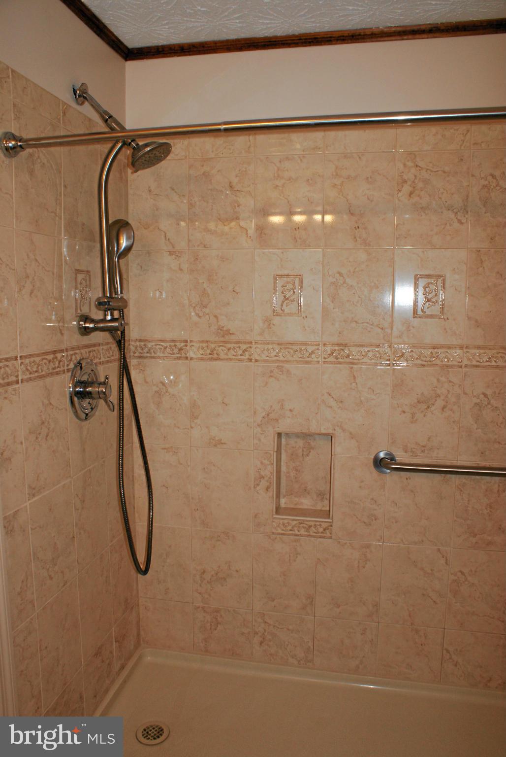 807 Deering Road, Unit 7D Pasadena, MD 21122 - Photo 13 of 17 Bath