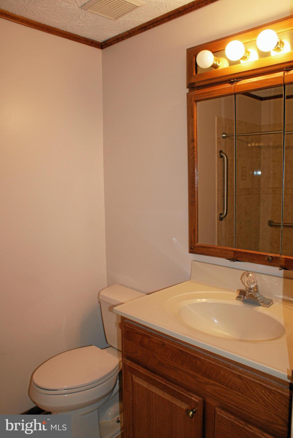 807 Deering Road, Unit 7D Pasadena, MD 21122 - Photo 14 of 17 Bath