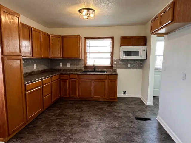 $130,000 | 219 Jones Street, El Dorado, KS 67042