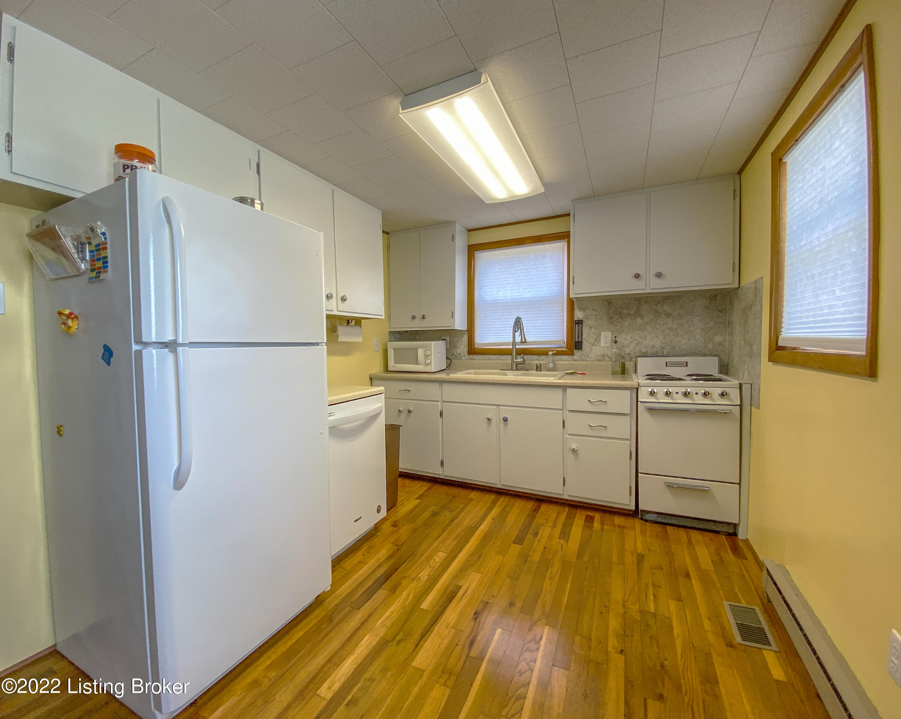 584 Fentress Lookout Road Falls Of Rough, KY 40119 - Photo 21 of 40 kitchen