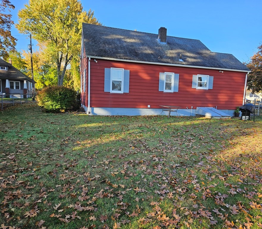 27 Stocker Street Springfield, MA 01129 - Photo 3 of 20 Gallery Image 3