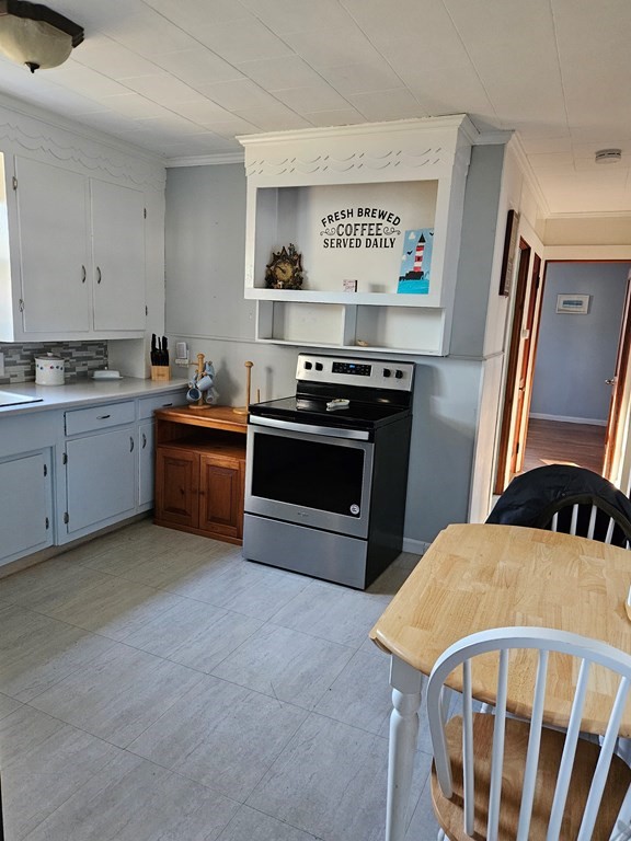 27 Stocker Street Springfield, MA 01129 - Photo 8 of 20 Gallery Image 8